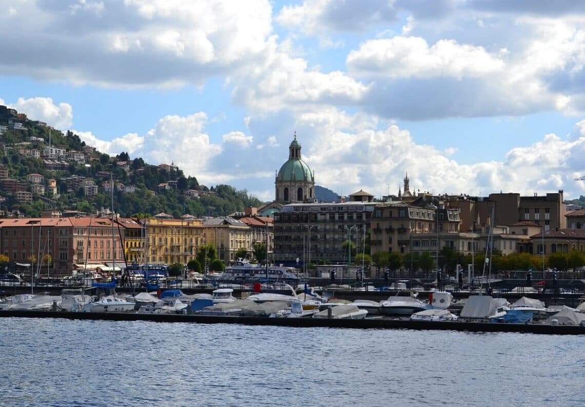 Vista sulla città di Como
